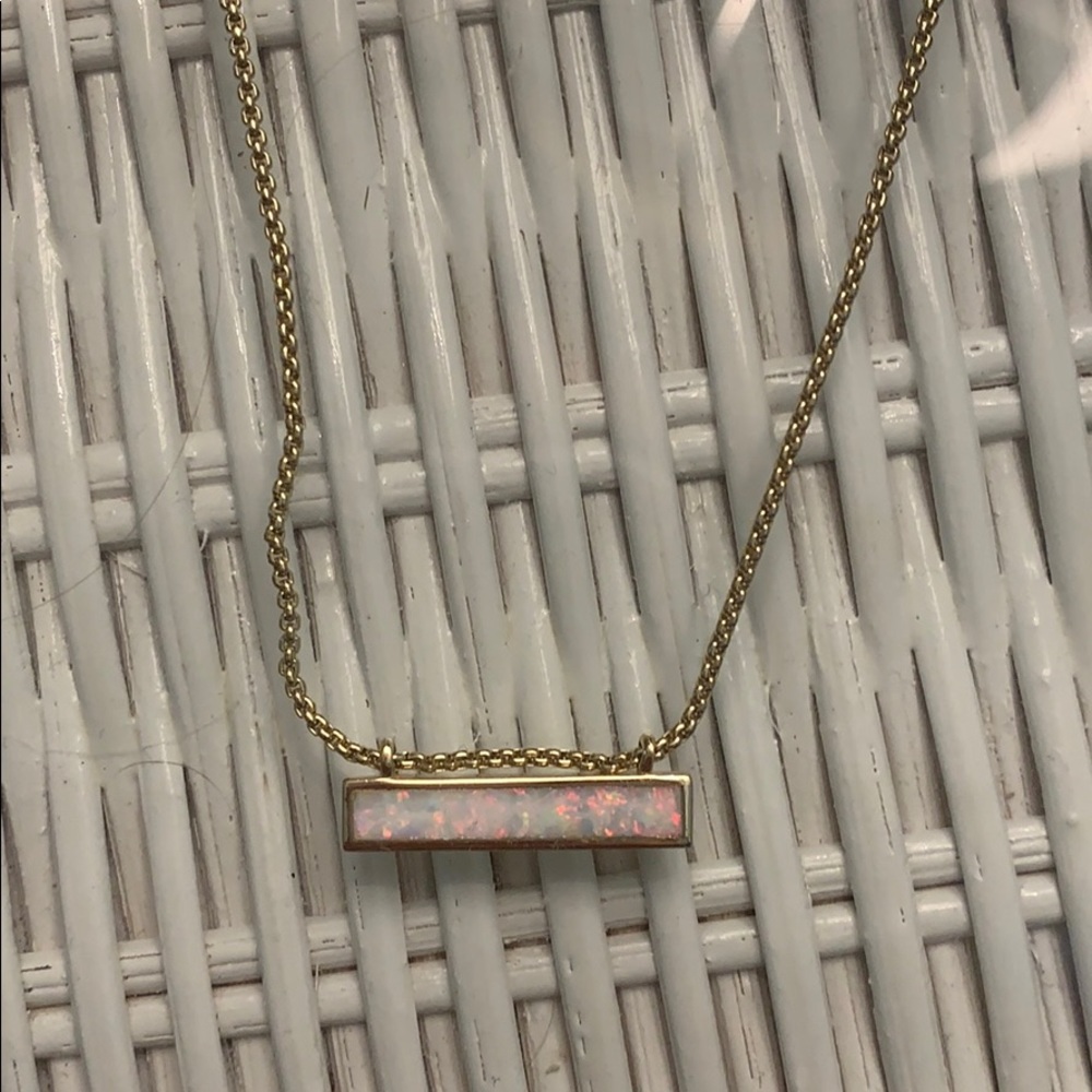 Kendra Scott necklace